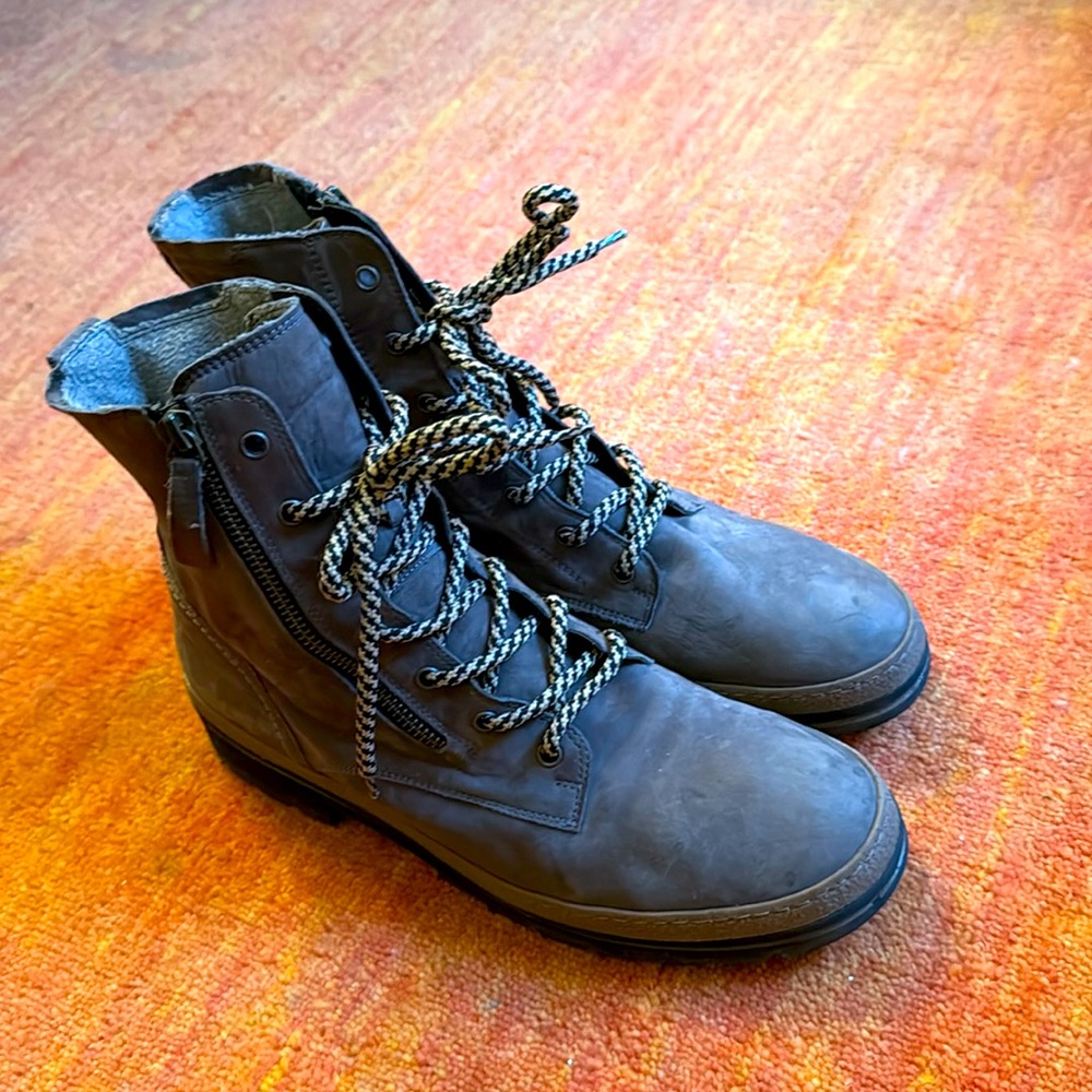 Paul green low felt lined waterproof booties. Women’s size 10.